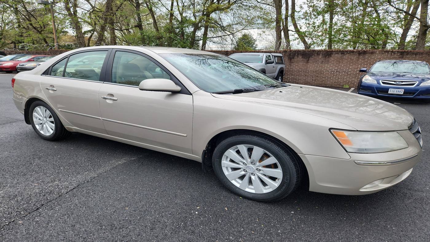 2009 Hyundai Sonata Limited — Sedan — 100,510 mi — Alexandria, VA