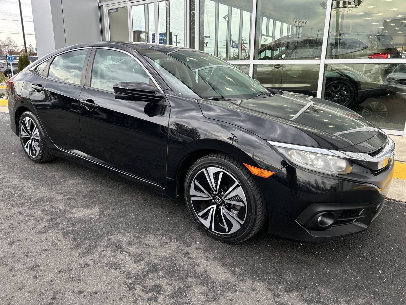 2017 Honda Civic EX-L — Sedan — 123,602 mi — Alexandria, VA