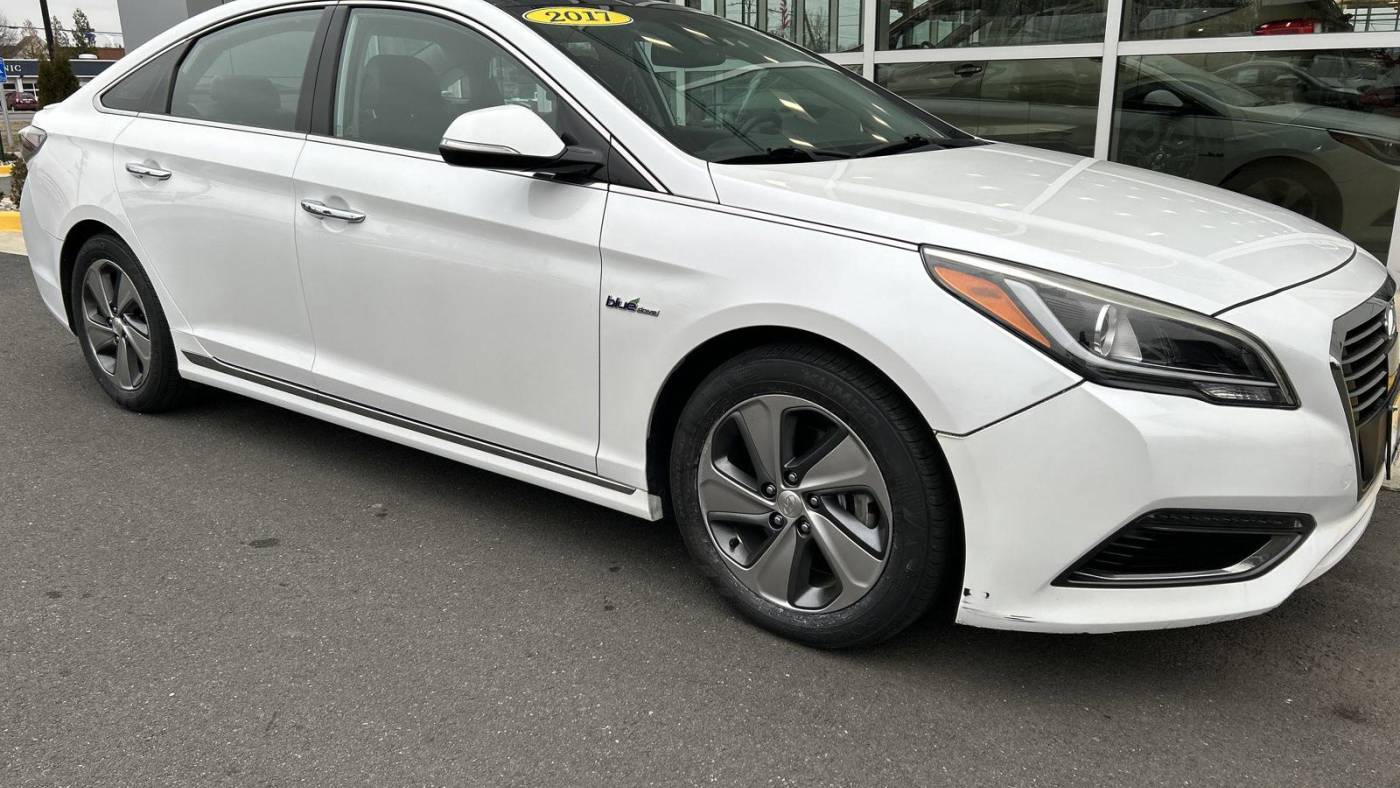 2017 Hyundai Sonata Hybrid Limited — Sedan — 44,898 mi — Alexandria, VA
