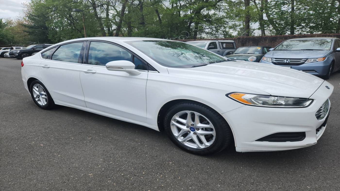 2013 Ford Fusion SE — Sedan — 125,718 mi — Alexandria, VA
