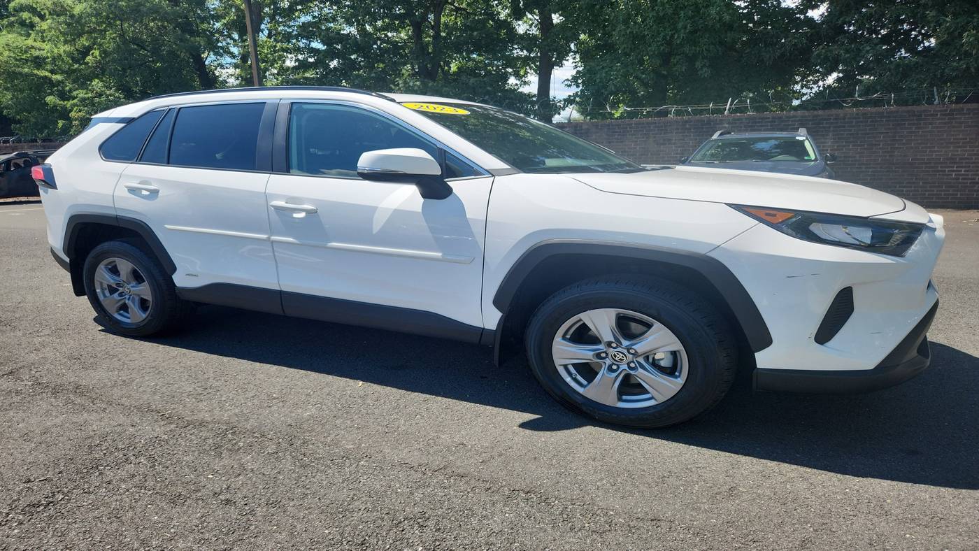 2022 Toyota RAV4 Hybrid LE — SUV — 22,932 mi — Alexandria, VA