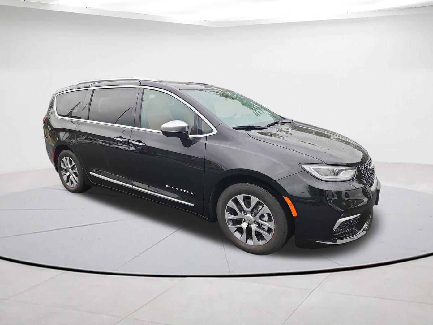 2024 Chrysler Pacifica Hybrid Pinnacle — Minivan — 6,171 mi — Falls Church, VA