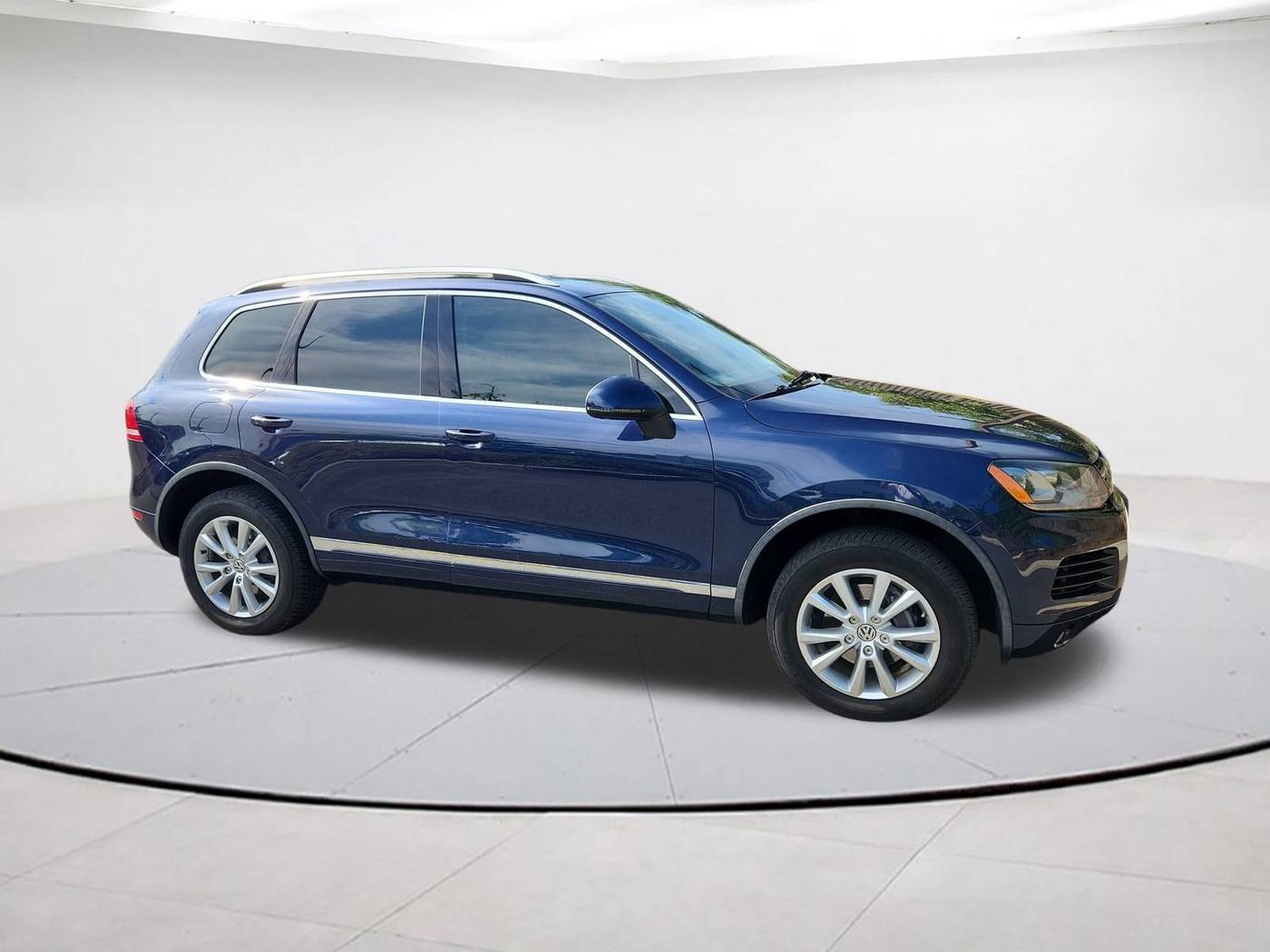 2014 Volkswagen Touareg TDI Sport — SUV — 120,400 mi — Falls Church, VA