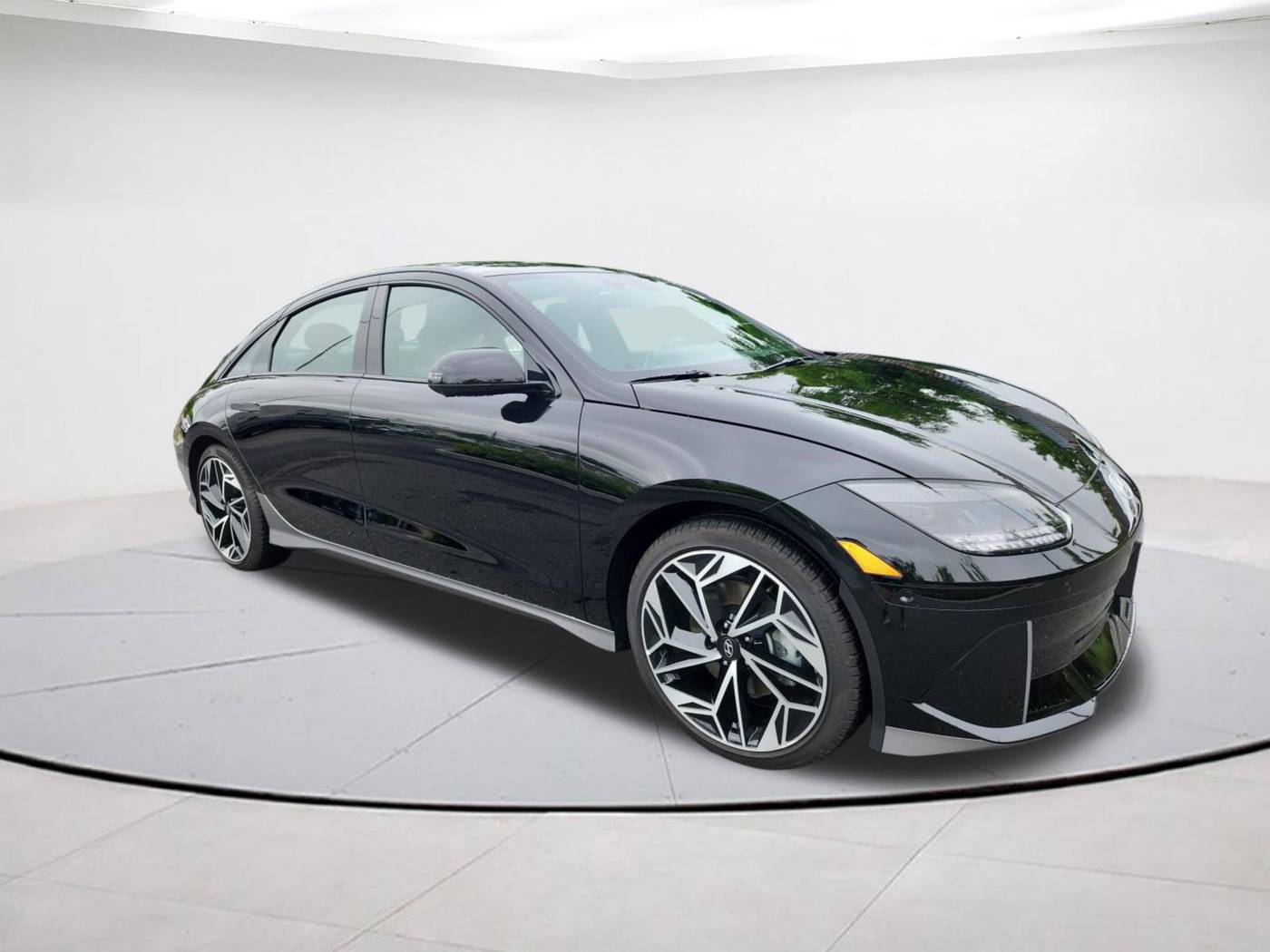 2023 Hyundai IONIQ 6 Limited — Sedan — 13,235 mi — Falls Church, VA