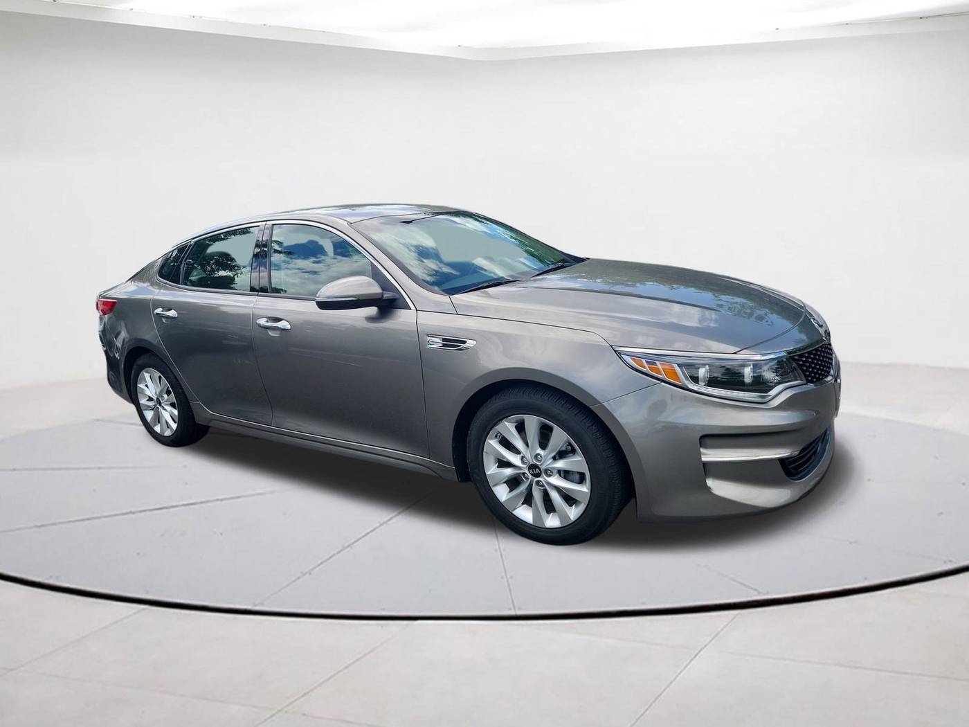 2016 Kia Optima EX — Sedan — 71,266 mi — Falls Church, VA