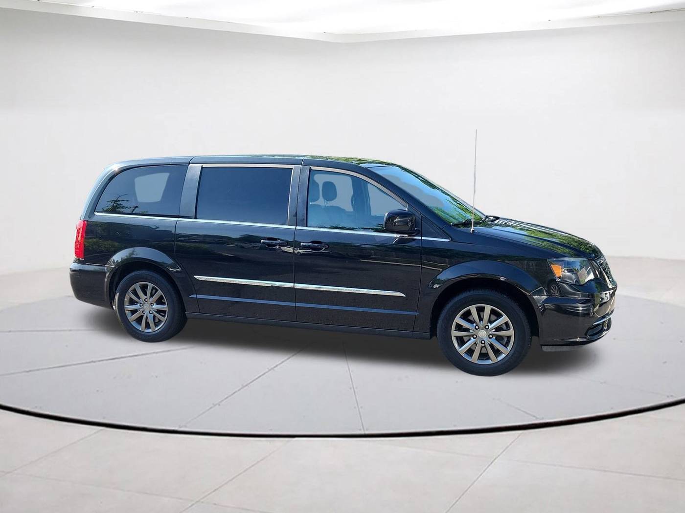 2015 Chrysler Town & Country S — Minivan — 88,460 mi — Falls Church, VA