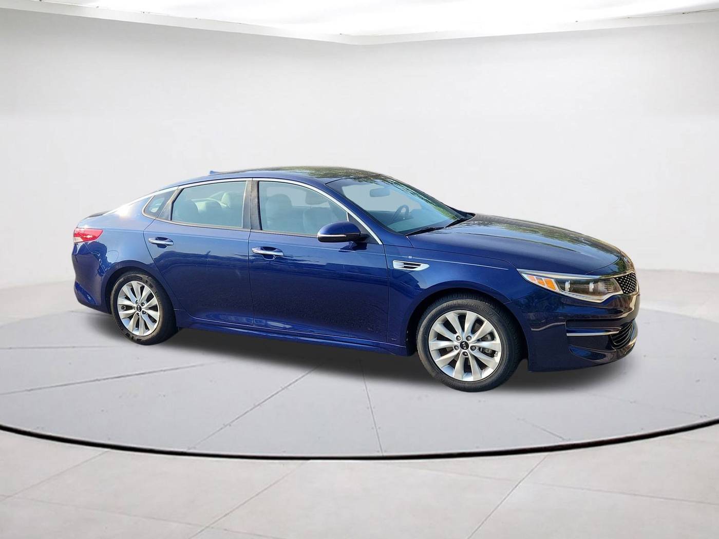 2016 Kia Optima EX — Sedan — 57,997 mi — Falls Church, VA