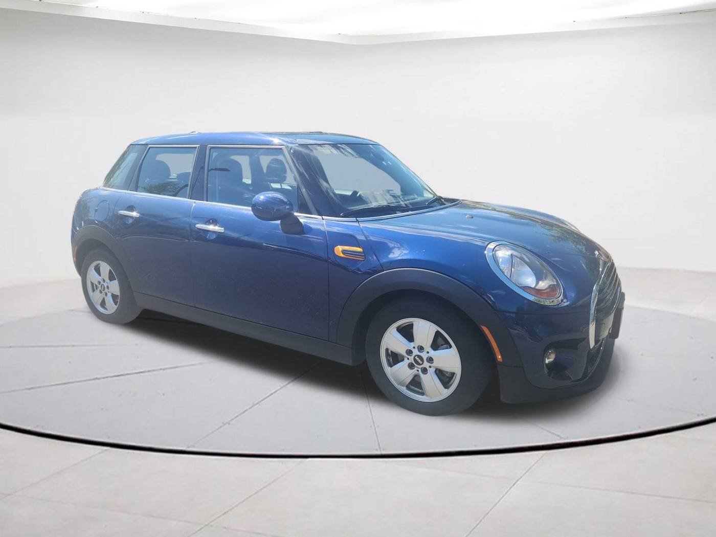2018 MINI Hardtop Cooper — Hatchback — 26,290 mi — Falls Church, VA