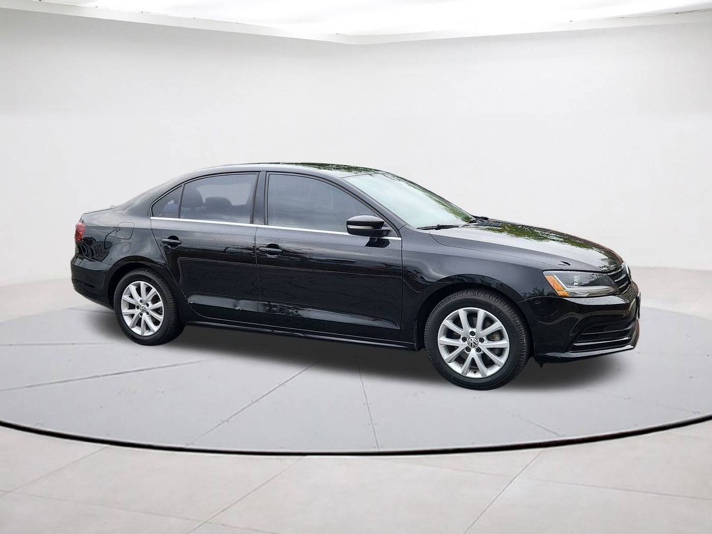 2017 Volkswagen Jetta 1.4T SE — Sedan — 91,684 mi — Falls Church, VA
