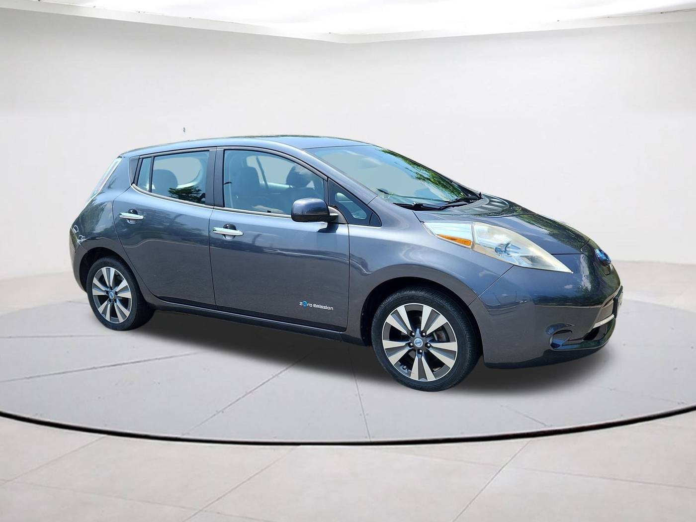 2013 Nissan LEAF SL — Hatchback — 68,465 mi — Falls Church, VA