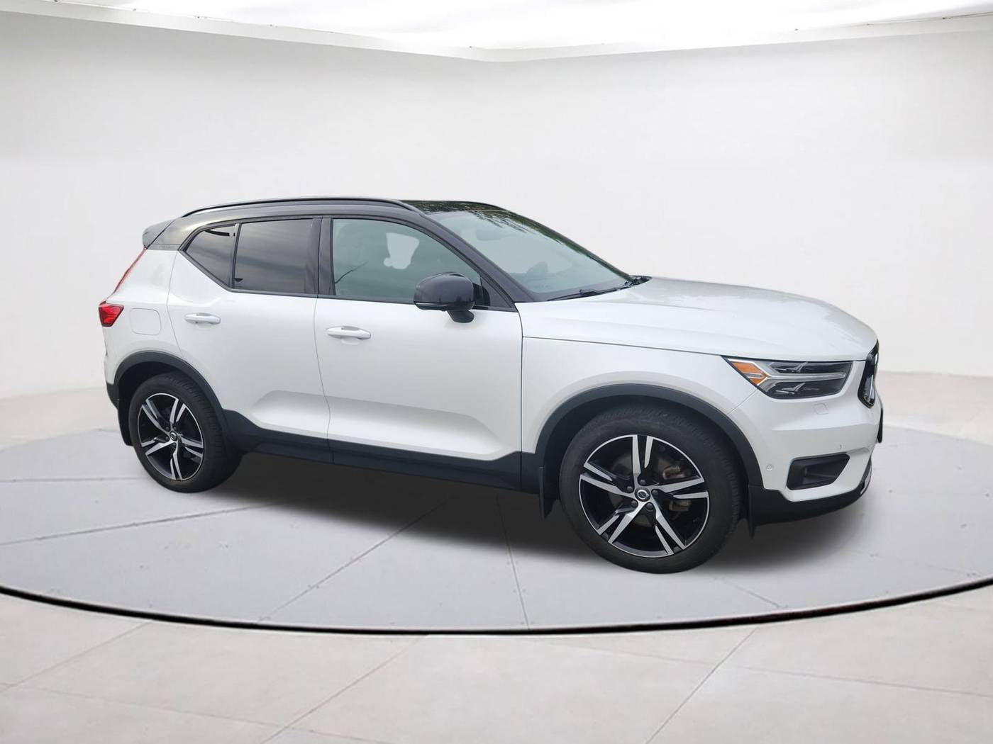 2020 Volvo XC40 R-Design — SUV — 35,642 mi — Falls Church, VA