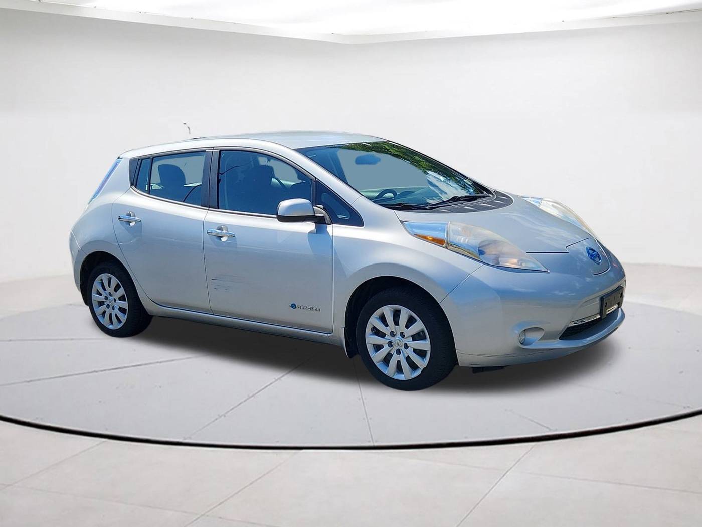 2013 Nissan LEAF S — Hatchback — 25,735 mi — Falls Church, VA