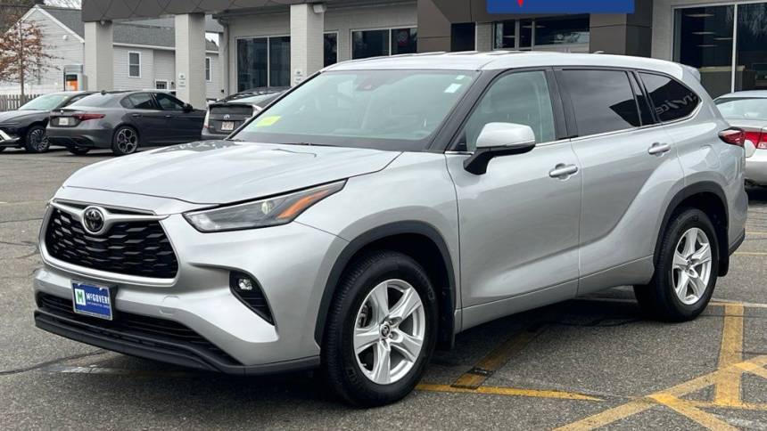 2022 Toyota Highlander LE — SUV — 25,226 mi — Milford, MA