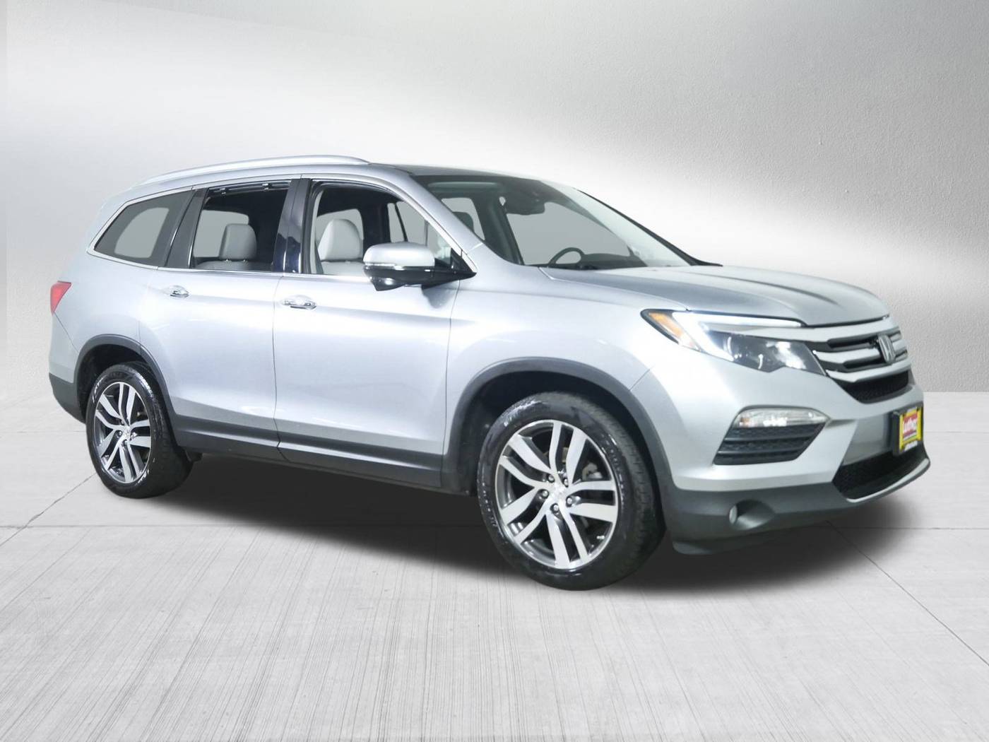 2016 Honda Pilot Touring — SUV — 118,189 mi — Golden Valley, MN