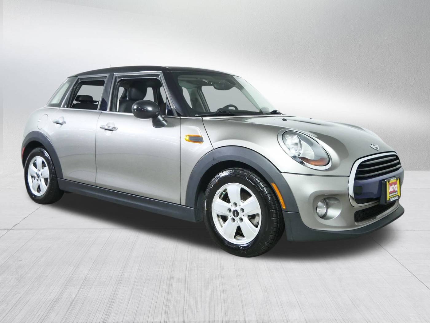 2017 MINI Hardtop Cooper — Hatchback — 91,446 mi — Golden Valley, MN