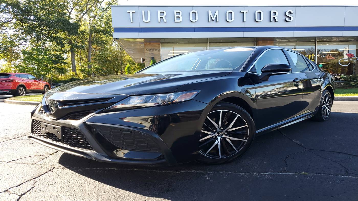 2023 Toyota Camry SE — Sedan — 49,096 mi — Taylor, MI