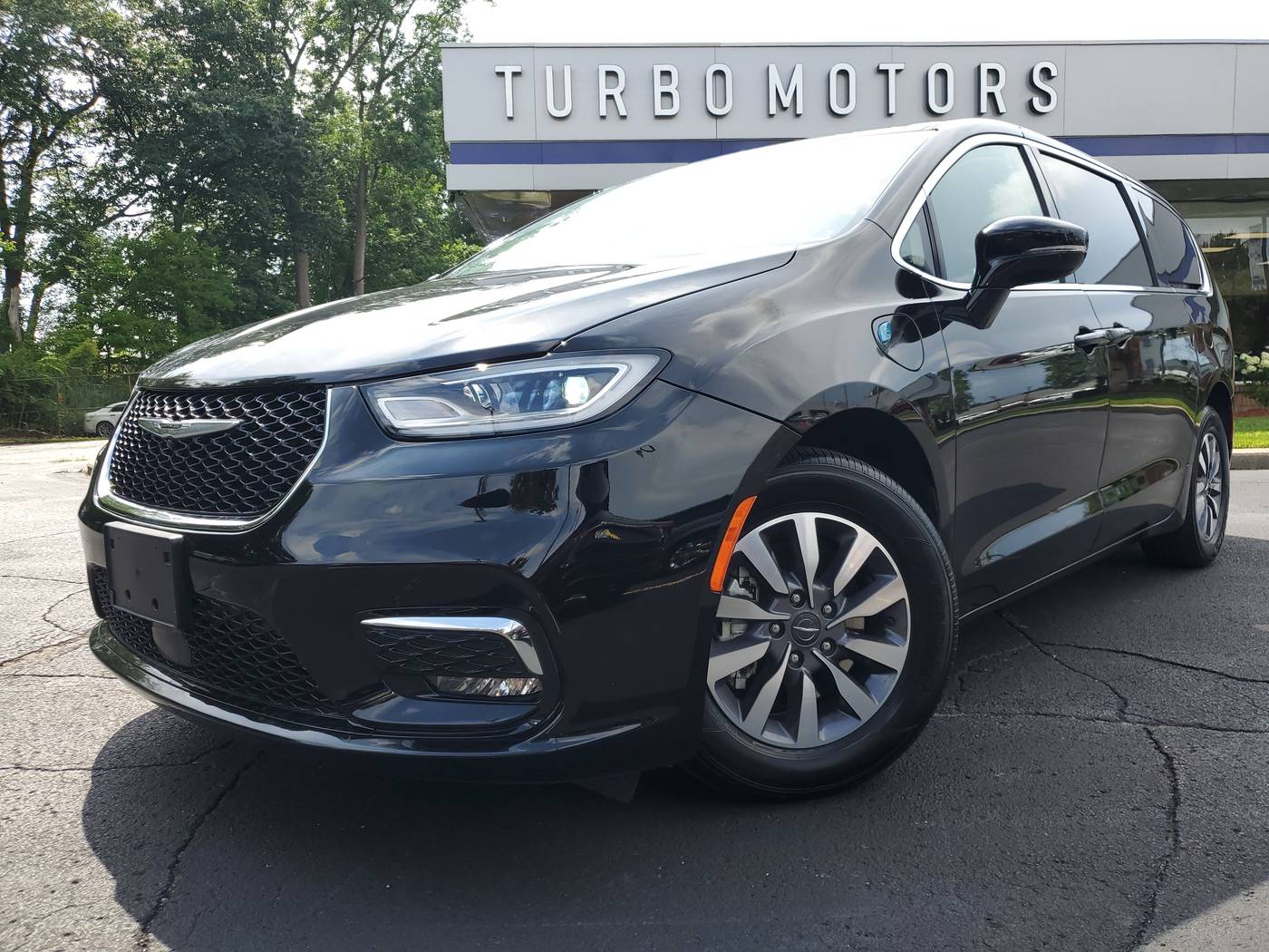 2024 Chrysler Pacifica Hybrid Select — Minivan — 30,981 mi — Taylor, MI
