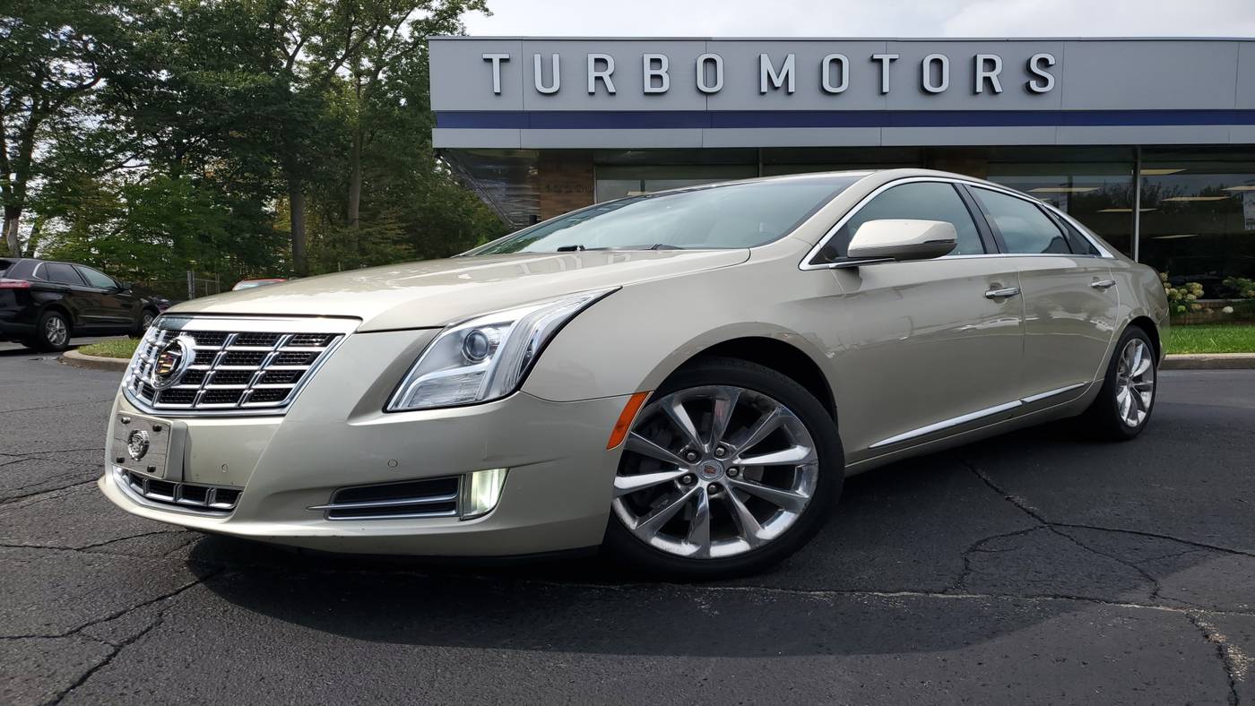 2013 Cadillac XTS Premium — Sedan — 125,839 mi — Taylor, MI