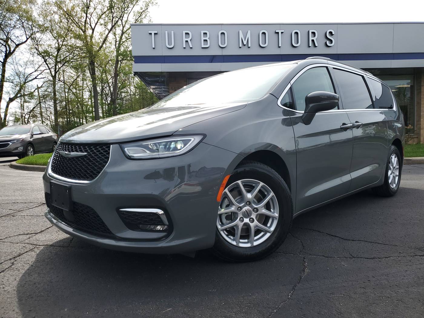 2022 Chrysler Pacifica Touring L — Minivan — 76,343 mi — Taylor, MI