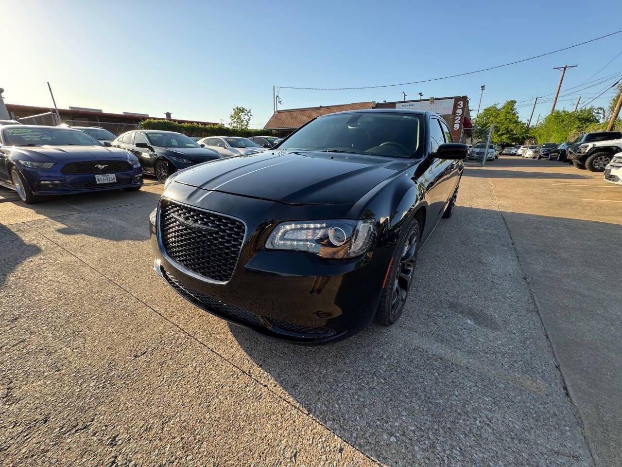 2023 Chrysler 300 Touring — Sedan — 69,578 mi — Garland, TX