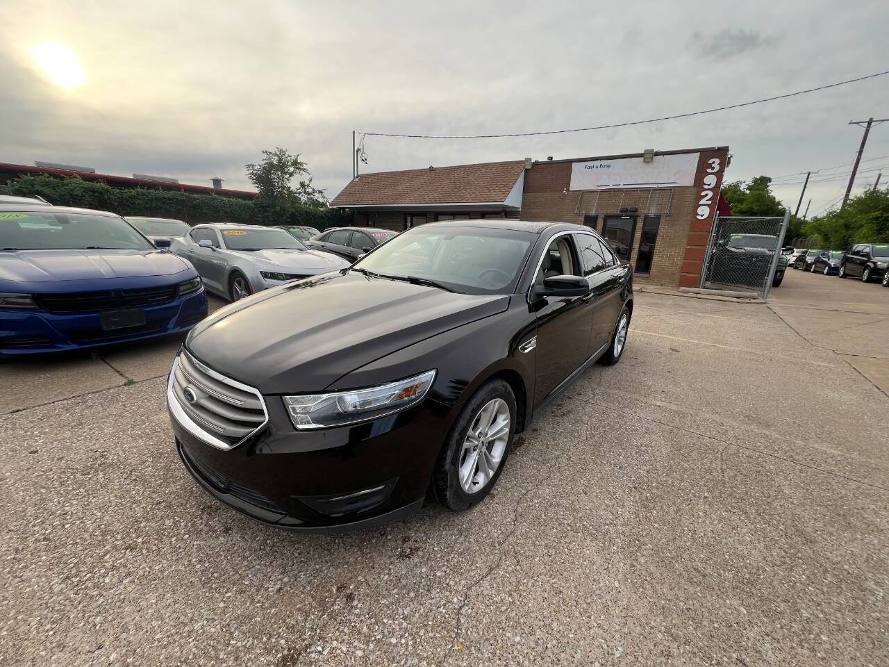 2013 Ford Taurus SEL — Sedan — 89,799 mi — Garland, TX