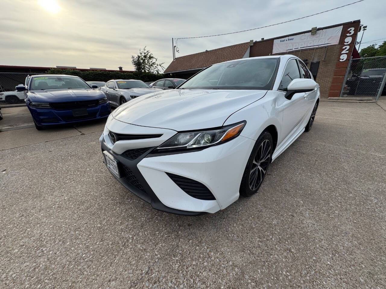 2019 Toyota Camry SE — Sedan — 79,955 mi — Garland, TX