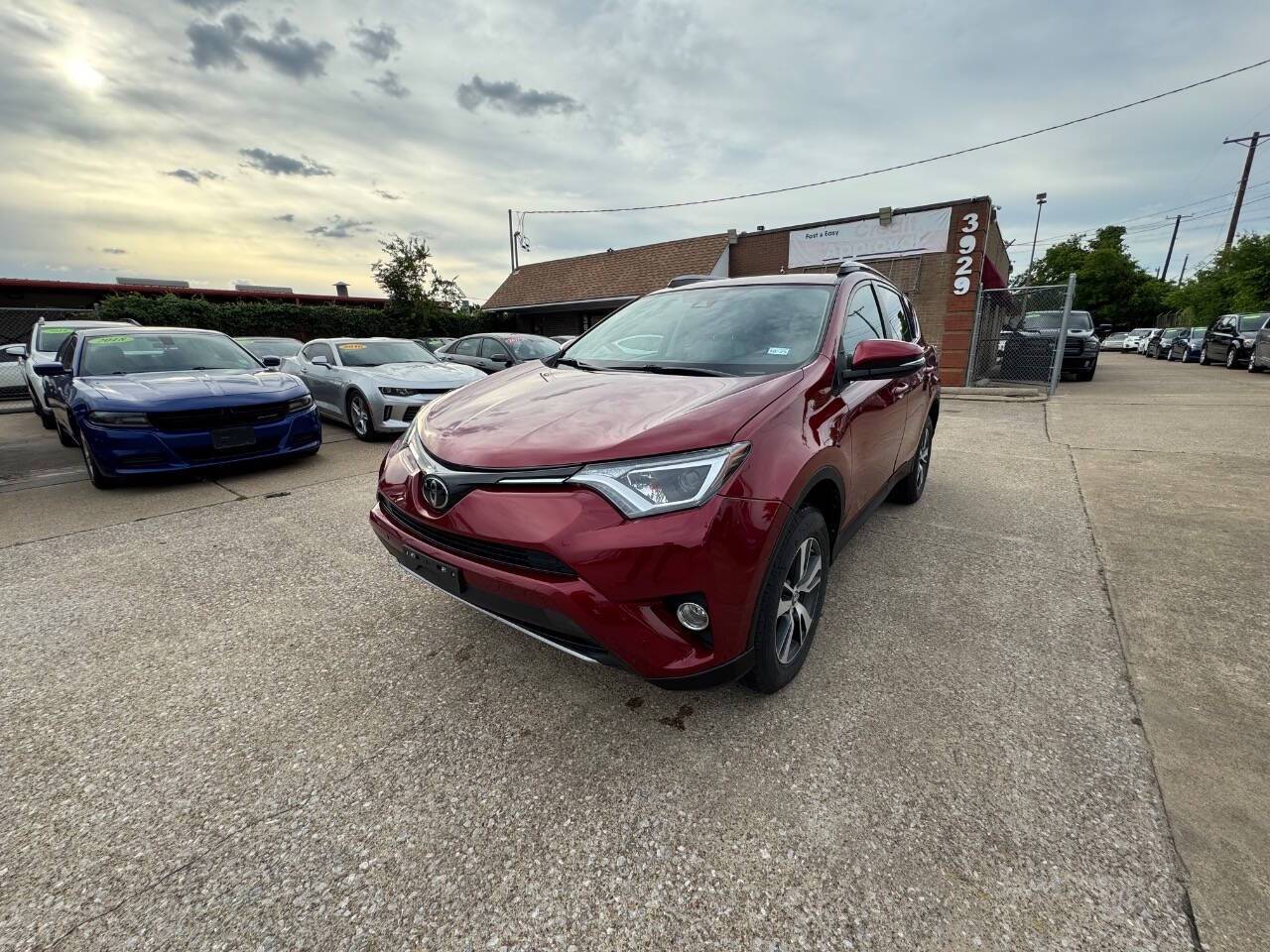 2018 Toyota RAV4 XLE — SUV — 53,190 mi — Garland, TX