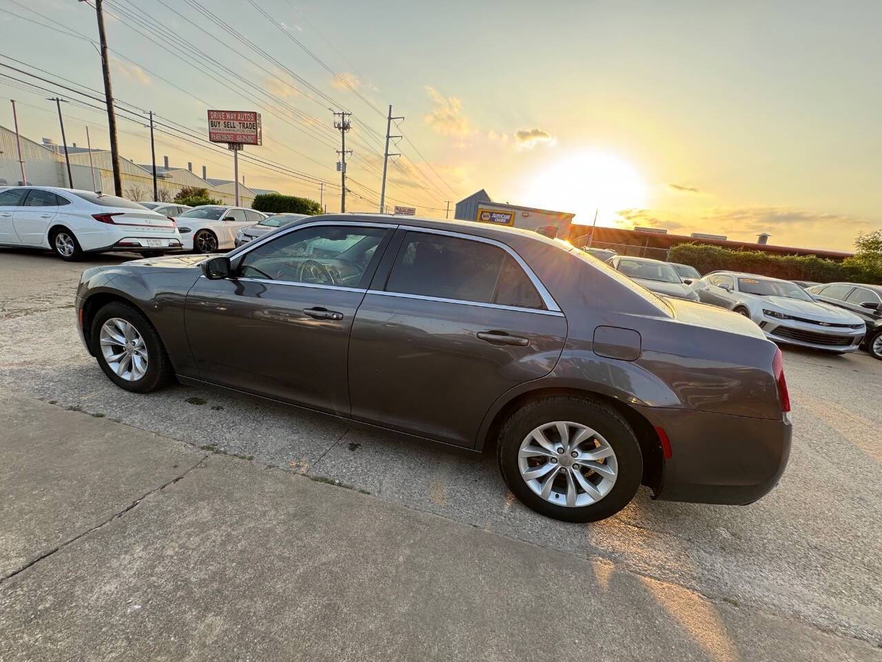 2018 Chrysler 300 Touring — Sedan — 106,790 mi — Garland, TX