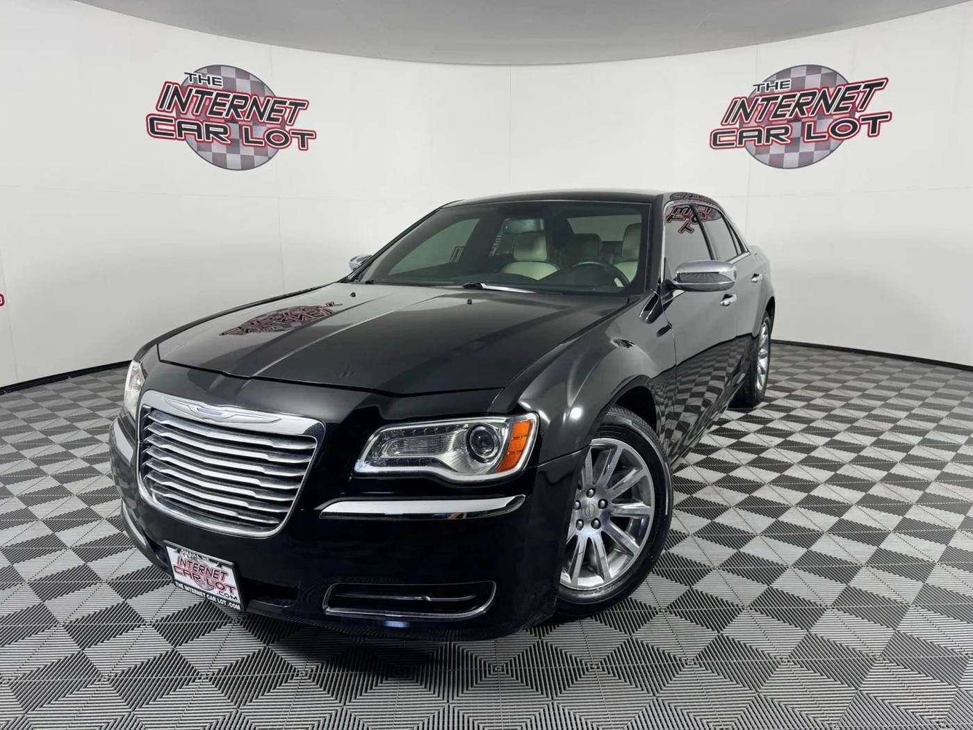2013 Chrysler 300 Motown — Sedan — 102,577 mi — Lincoln, NE
