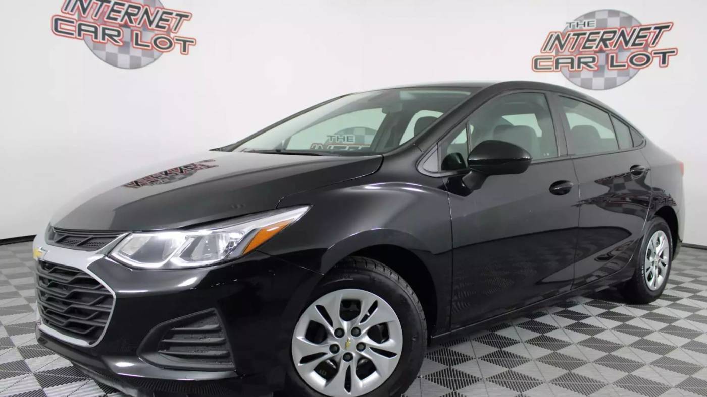 2019 Chevrolet Cruze LS — Sedan — 63,388 mi — Lincoln, NE