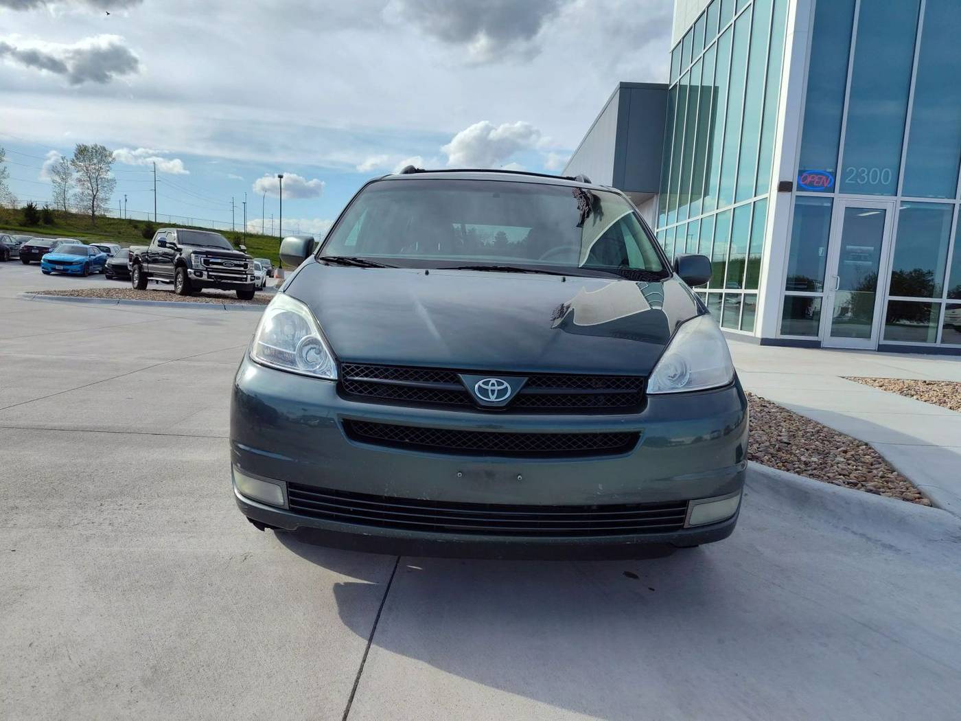 2005 Toyota Sienna XLE — Minivan — 195,390 mi — Lincoln, NE