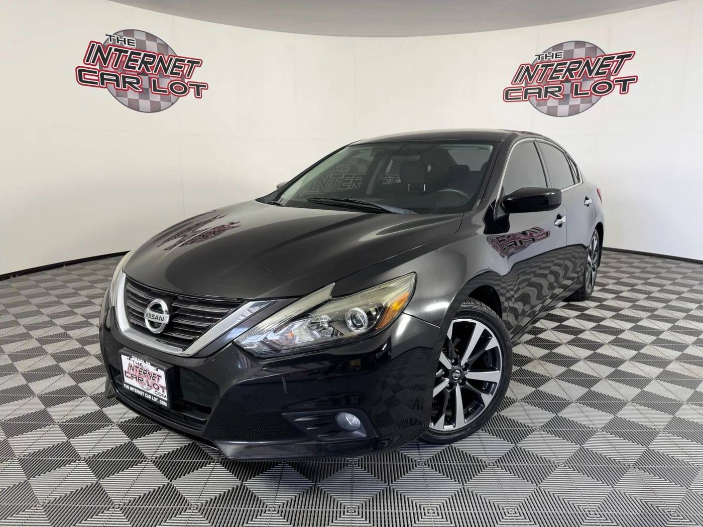 2016 Nissan Altima 2.5 SR — Sedan — 96,450 mi — Lincoln, NE