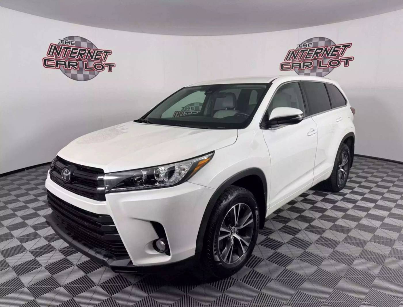 2018 Toyota Highlander LE V6 — SUV — 78,591 mi — Lincoln, NE