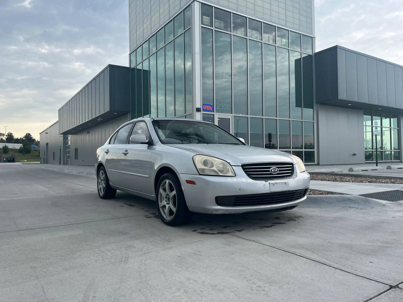 2006 Kia Optima LX — Sedan — 173,784 mi — Lincoln, NE