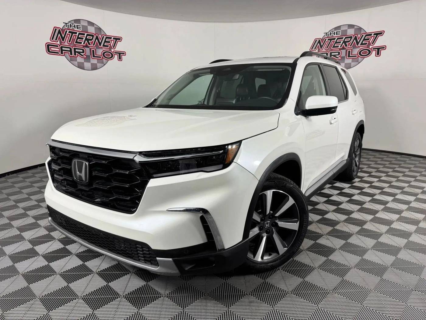 2023 Honda Pilot Touring — SUV — 27,463 mi — Lincoln, NE
