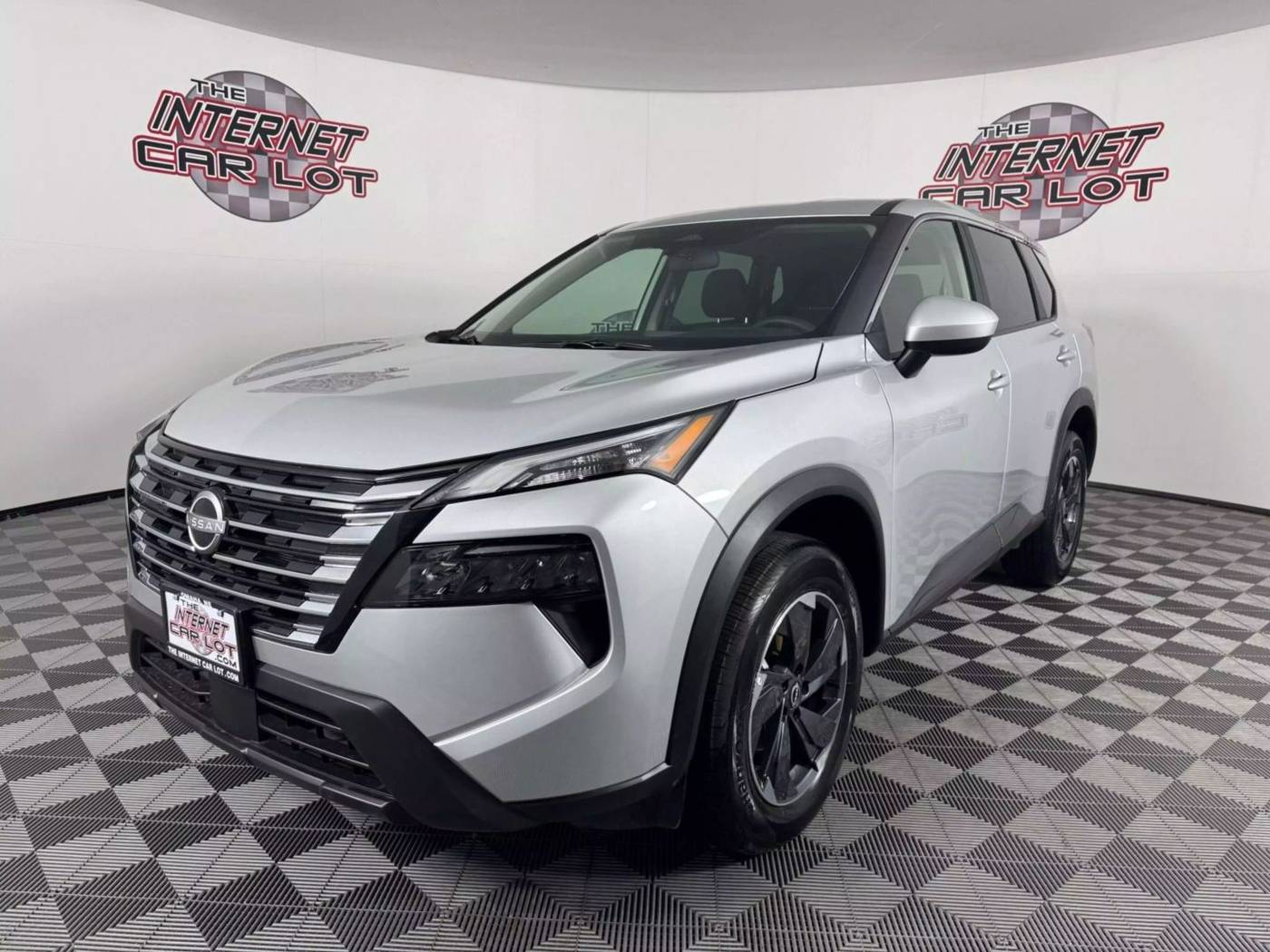 2025 Nissan Rogue SV — SUV — 5,659 mi — Lincoln, NE