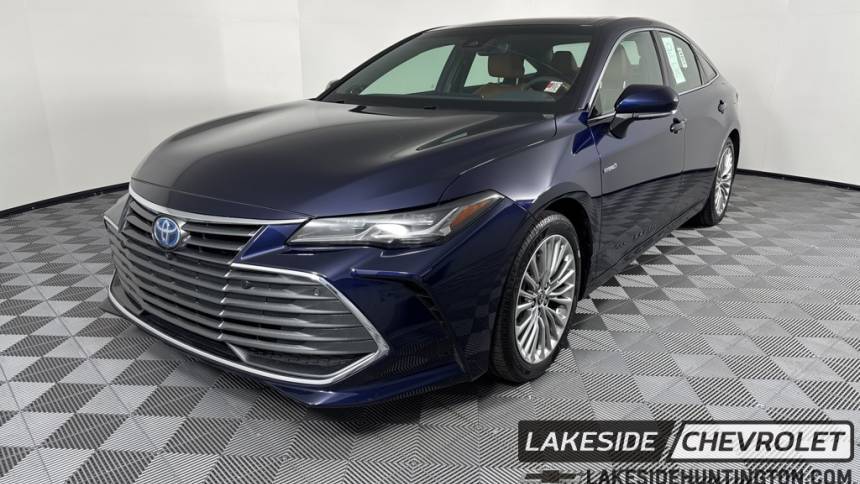 2021 Toyota Avalon Hybrid Limited — Sedan — 61,689 mi — Huntington, IN
