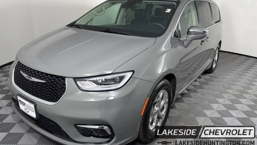 2022 Chrysler Pacifica Limited — Minivan — 57,143 mi — Huntington, IN