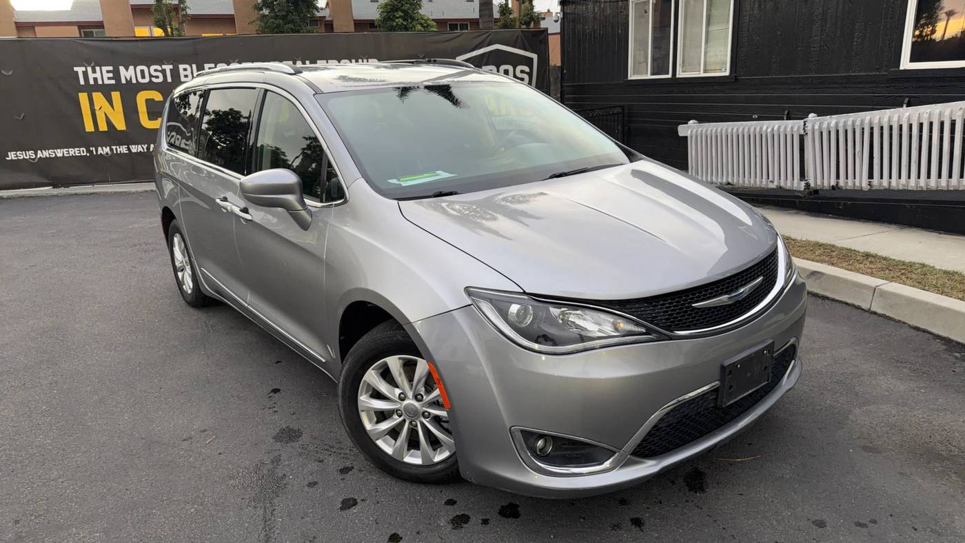 2018 Chrysler Pacifica Touring L — Minivan — 110,178 mi — SANTA ANA, CA