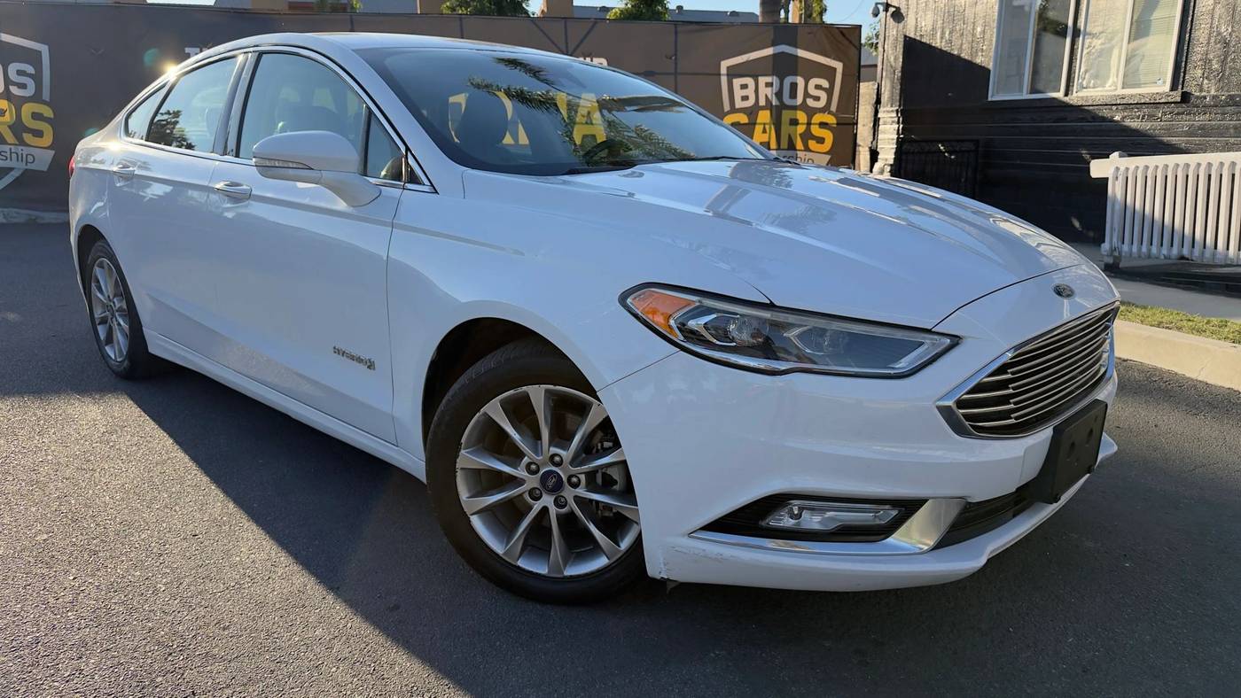 2017 Ford Fusion Hybrid SE — Sedan — 114,925 mi — SANTA ANA, CA