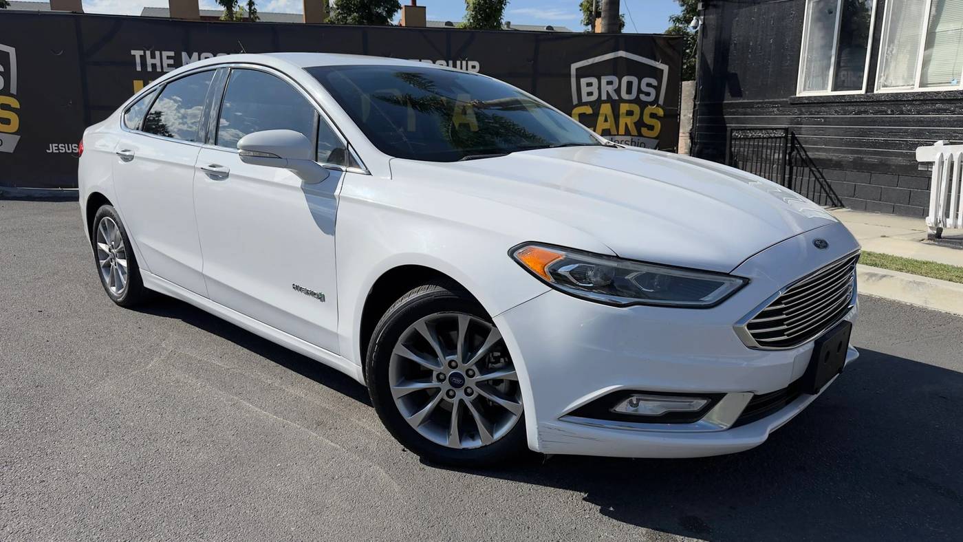 2017 Ford Fusion Hybrid SE — Sedan — 128,832 mi — SANTA ANA, CA