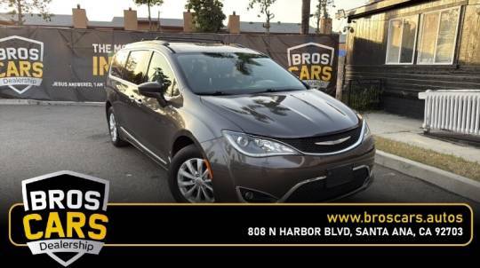 2017 Chrysler Pacifica Touring L — Minivan — 106,601 mi — Santa Ana, CA