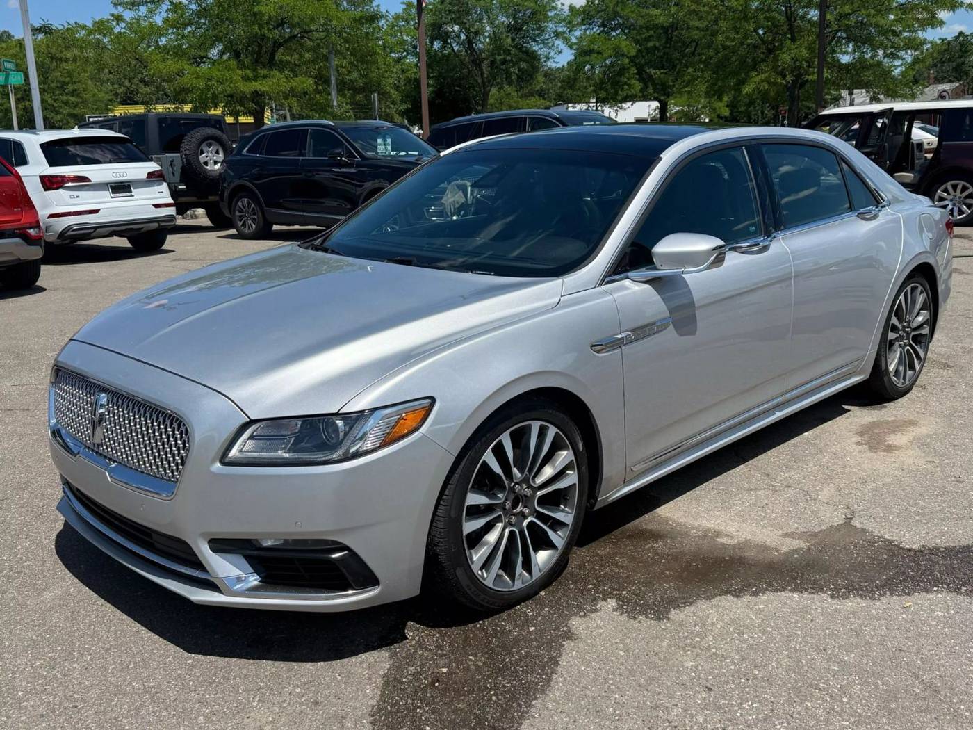 2017 Lincoln Continental Reserve — Sedan — 141,150 mi — Wayne, MI