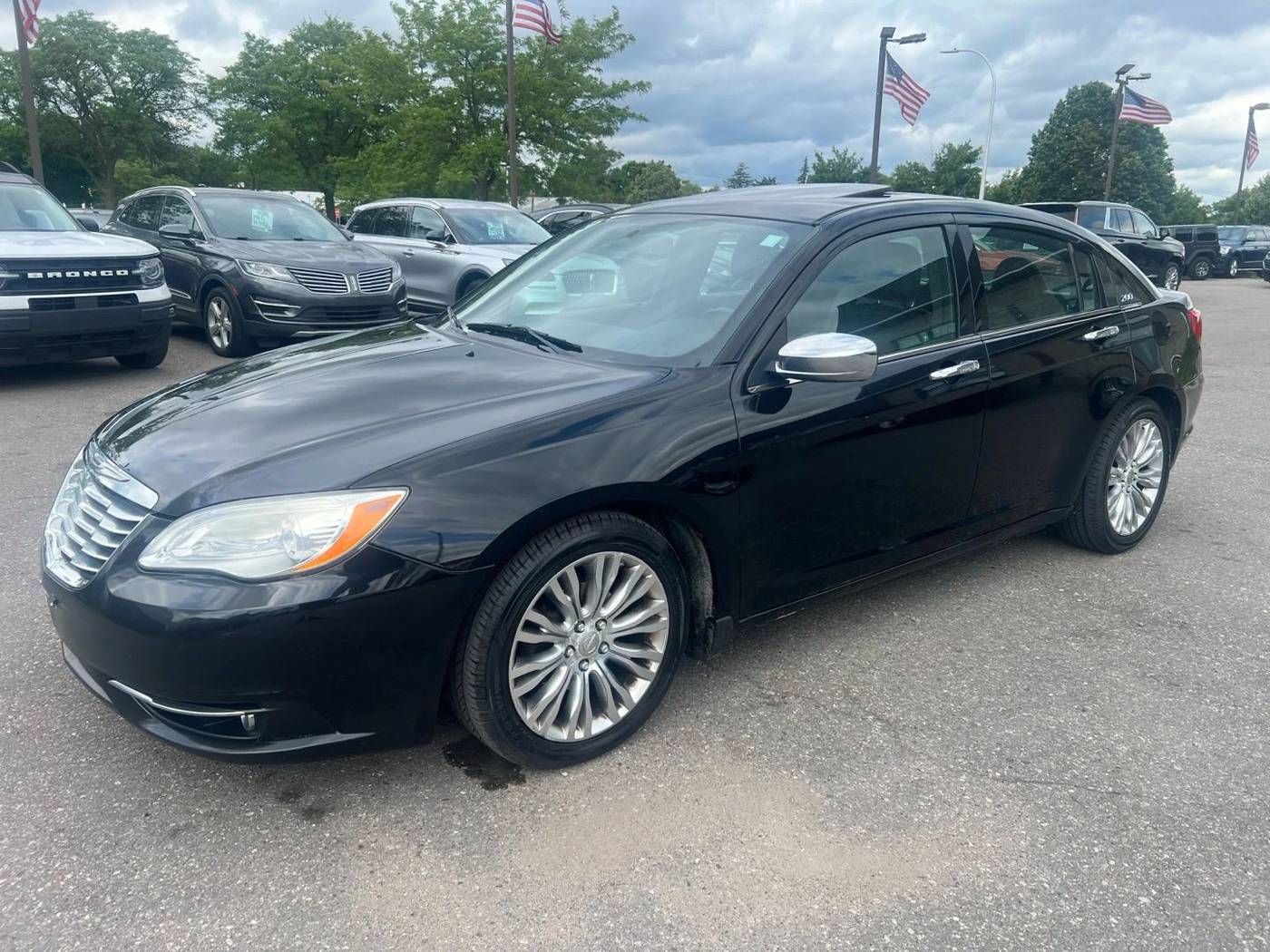 2012 Chrysler 200 Limited — Sedan — 133,316 mi — Wayne, MI