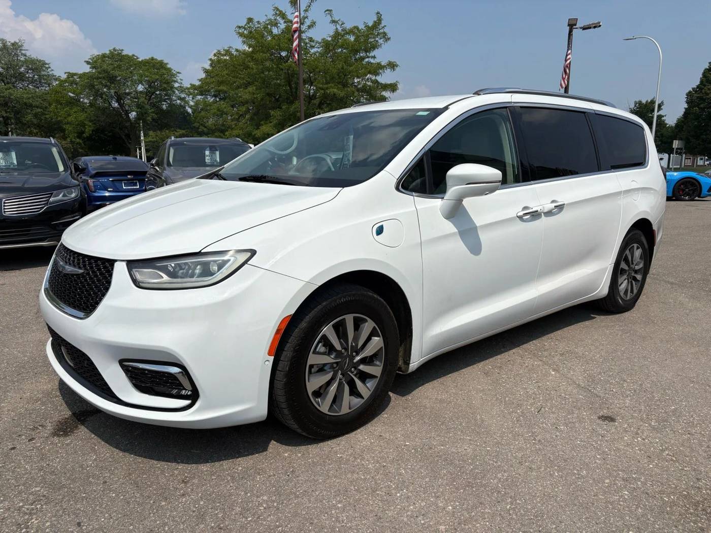 2021 Chrysler Pacifica Hybrid Touring L — Minivan — 79,470 mi — Wayne, MI