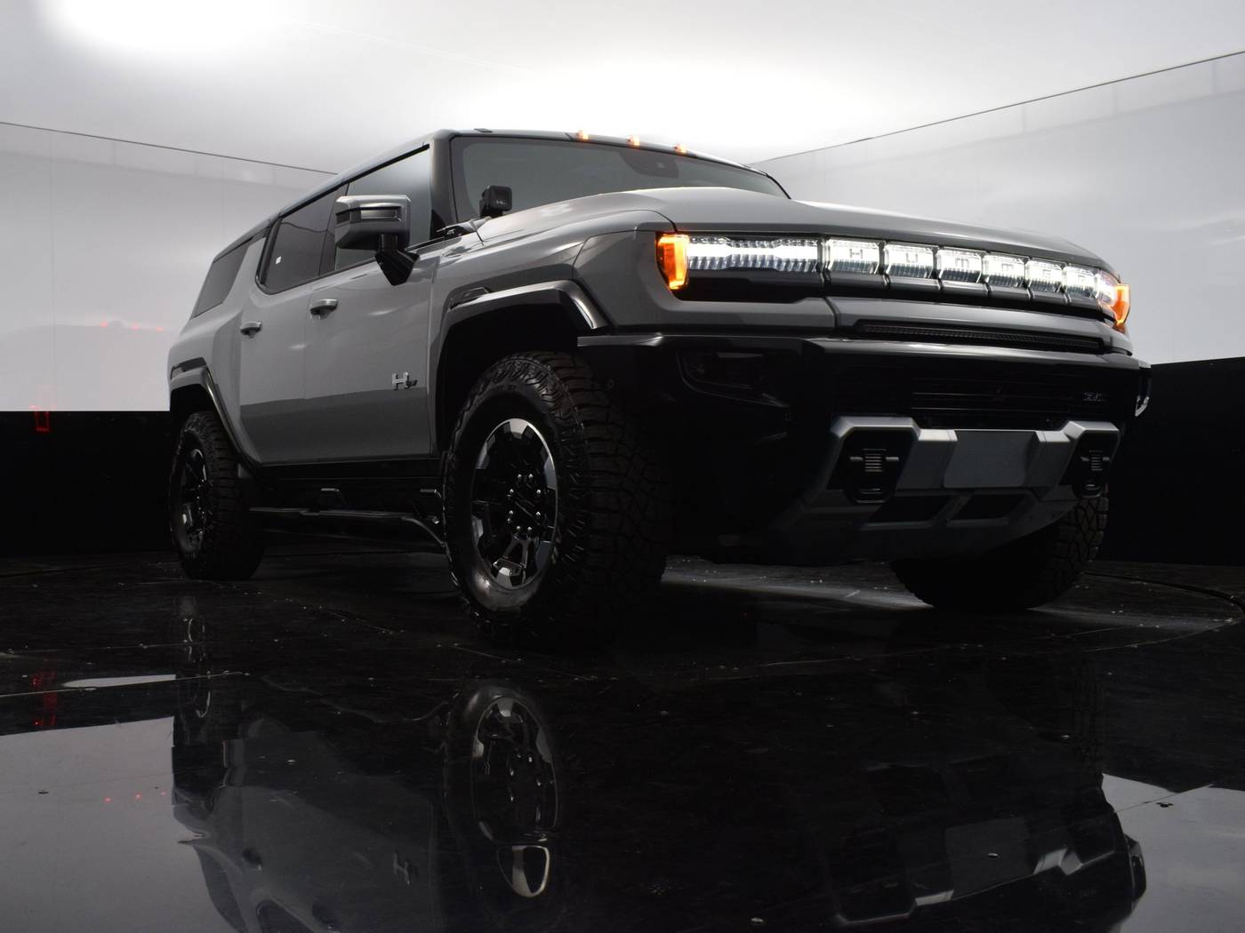 2024 GMC HUMMER EV SUV 2X — SUV — 3,744 mi — Culver City, CA