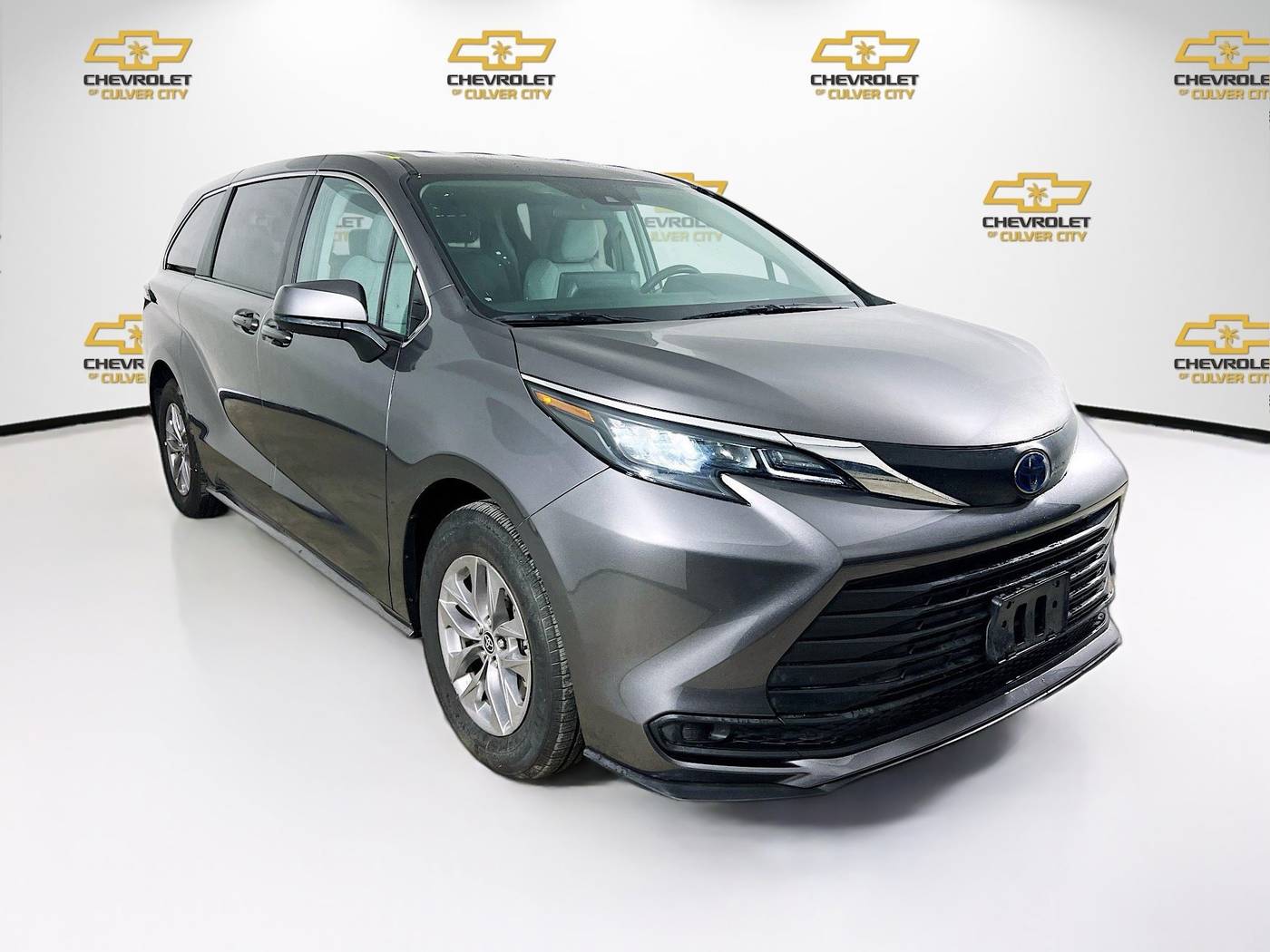 2024 Toyota Sienna LE — Minivan — 46,711 mi — Culver City, CA