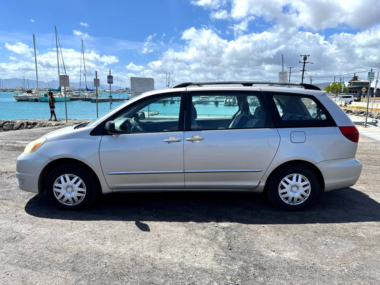 2004 Toyota Sienna LE — Minivan — 250,000 mi — Honolulu, HI