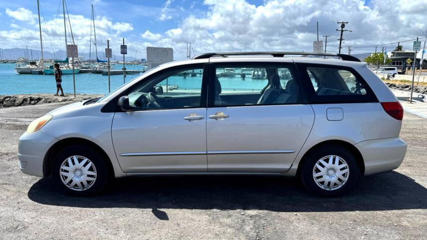 2004 Toyota Sienna LE