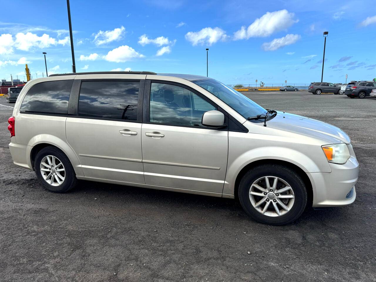 2013 Dodge Grand Caravan SXT — Minivan — 42,000 mi — Honolulu, HI